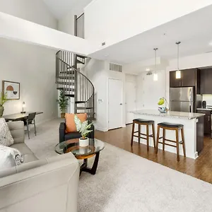 Luxury Lofted 1 Bed Unit With Hot Tub And Pool , Columbus United States